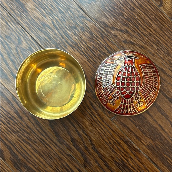 Vgt Red phoenix bird round brass trinket box w lid. Great condition & unique. - Picture 2 of 8